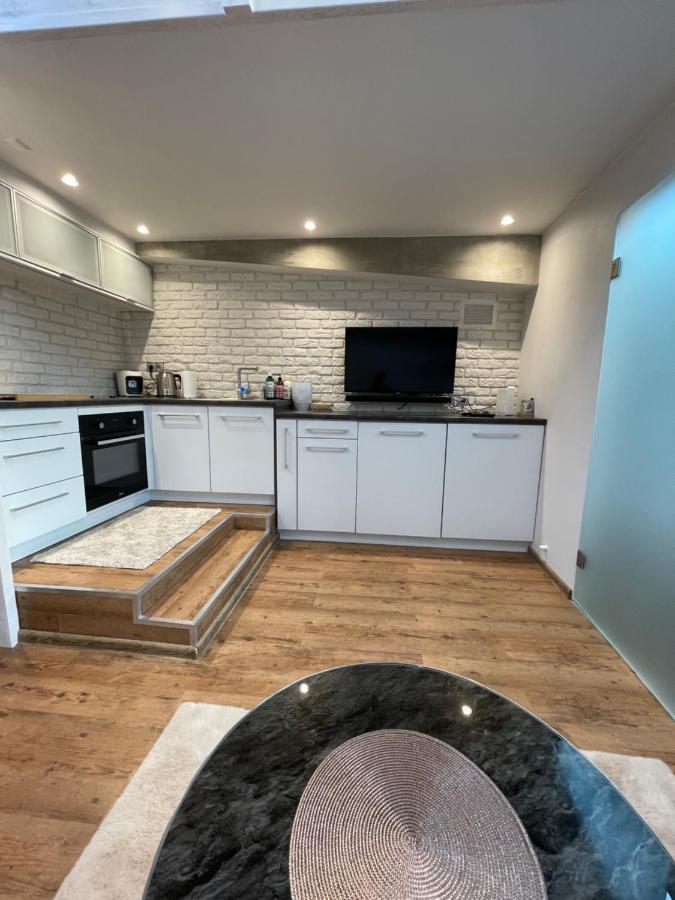 Warynskiego 9 - Piekna Panorama Miasta - Smart Tv 42 Cale - Wifi - Ekspres Kapsulkowy - W Pelni Wyposazona Kuchnia Varšava Exteriér fotografie